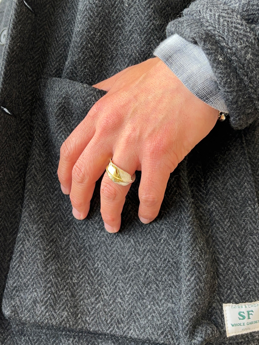 EFRG-0033 KAZEKIRI FEATHER RING No.33 (18K GOLD ACCENT)