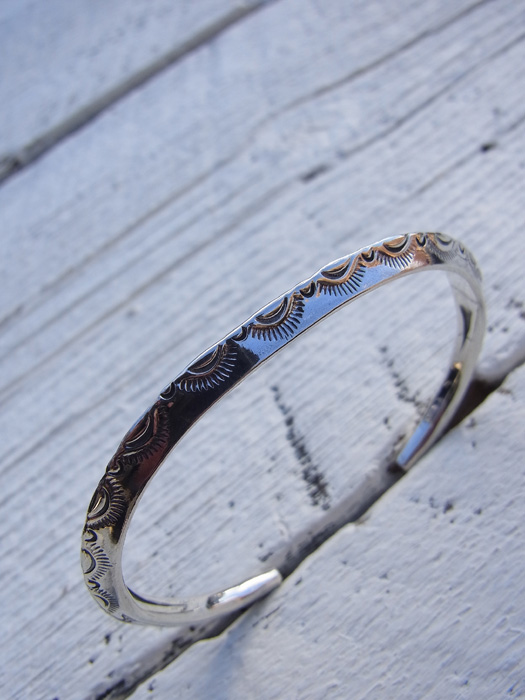 BR-0090/BR-0091　MEN'S THIN TRIANGLE BRACELET