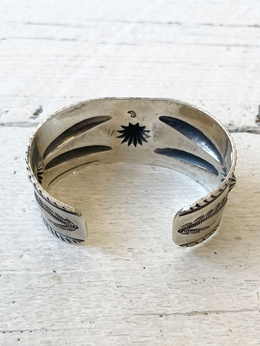 SHELL WIDE BRACELET (LEAF REPPOUSE) (Discontinued)
