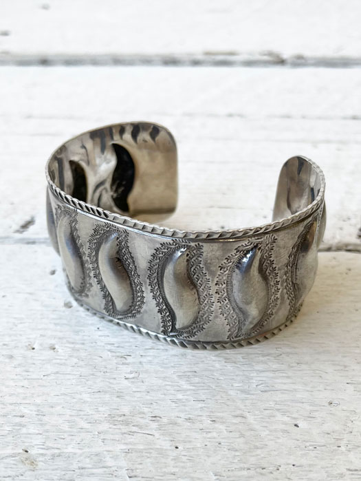 BIG LEAF WIDE BRACELET (Discontinued)